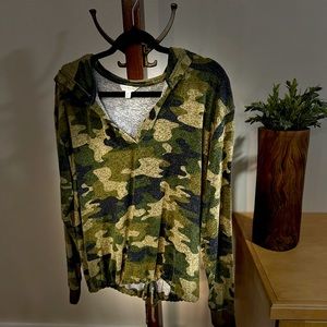LUCKY BRAND Women's Hooded Knit Top CAMO Size MEDIUM
